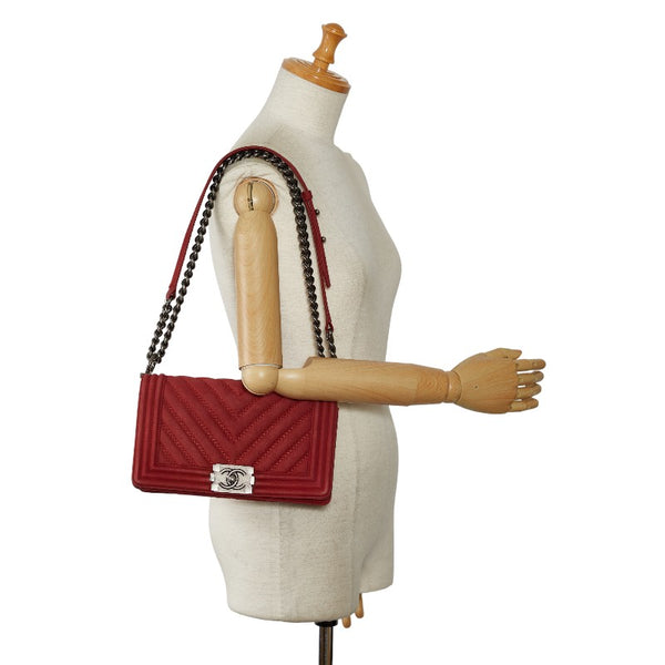 シャネル ボーイシャネル  ココマーク Vステッチ チェーン ショルダーバッグ レッド シルバー ヌバック レザー レディース CHANEL 【中古】