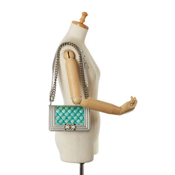 シャネル マトラッセ  ボーイシャネル ココマーク チェーン ショルダーバッグ グリーン シルバー エナメル レザー レディース CHANEL 【中古】