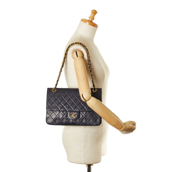 シャネル マトラッセ Wフラップ チェーンショルダーバッグ ネイビー ラムスキン レディース CHANEL 【中古】