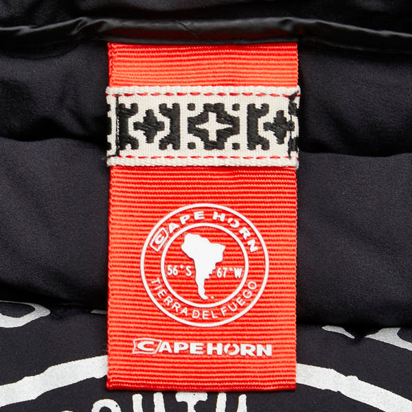 CAPE HORN ダウンコート ダウンジャケット サイズ:44 ブラック ナイロン ポリウレタン ダウン90%/フェザー10% レディース 【中古】