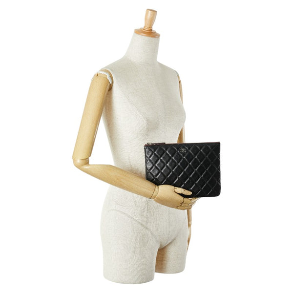 シャネル マトラッセ ココマーク クラッチバッグ セカンドバッグ ブラック キャビアスキン レディース CHANEL 【中古】