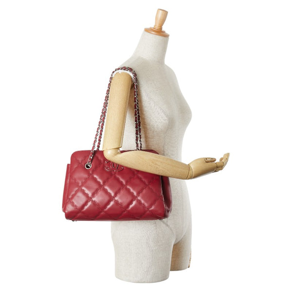 シャネル ハンプトンズ ウルトラステッチ ココマーク チェーン ショルダーバッグ A66134 レッド カーフ レディース CHANEL 【中古】