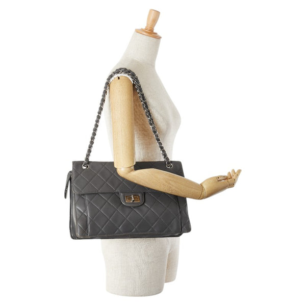 シャネル マトラッセ 2.55 ココマーク チェーン ショルダーバッグ グレー ラムスキン レディース CHANEL 【中古】