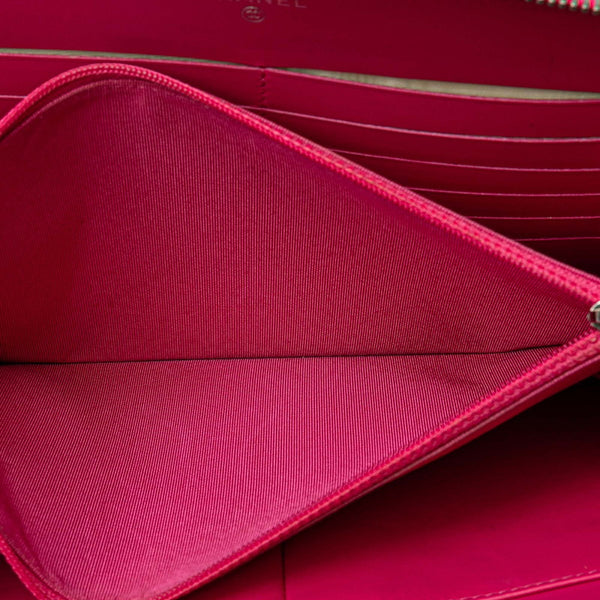 シャネル マトラッセ ココマーク クラッチバッグ ウォレットバッグ ピンク キャビアスキン レディース CHANEL 【中古】