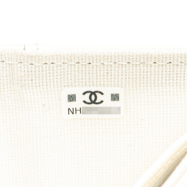 シャネル マトラッセ ココマーク クラシックスモールウォレット 三つ折り財布 A84401 ホワイト キャビアスキン レディース CHANEL 【中古】