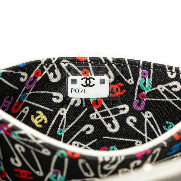 シャネル マトラッセ ココマーク カードケース ホワイト ゴールド キャビアスキン レディース CHANEL 【中古】