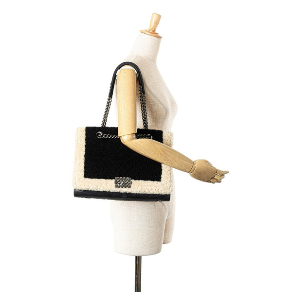 シャネル ボーイシャネル チェーン ハンドバッグ ブラック ホワイト ムートン レザー レディース CHANEL 【中古】