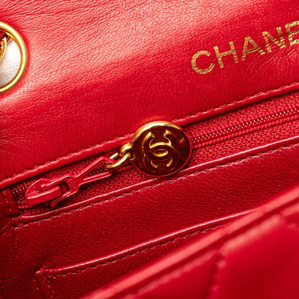 シャネル マトラッセ 17 ココマーク チェーン ショルダーバッグ レッド ラムスキン レディース CHANEL 【中古】