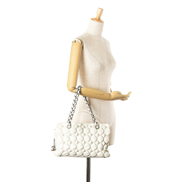 シャネル バブルキルト ココマーク チェーン ワンショルダーバッグ ホワイト ラムスキン レディース CHANEL 【中古】