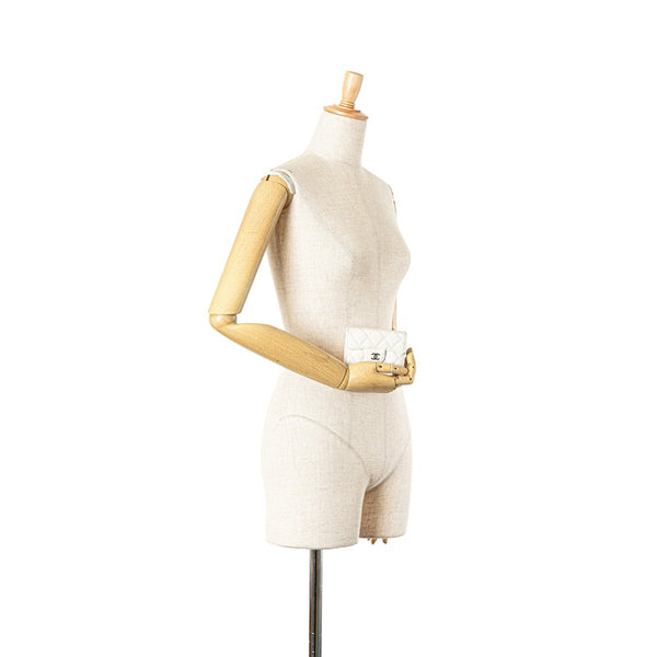 シャネル マトラッセ クラシック スモール フラップ ウォレット  三つ折り財布 AP0230 ホワイト キャビアスキン レディース CHANEL 【中古】