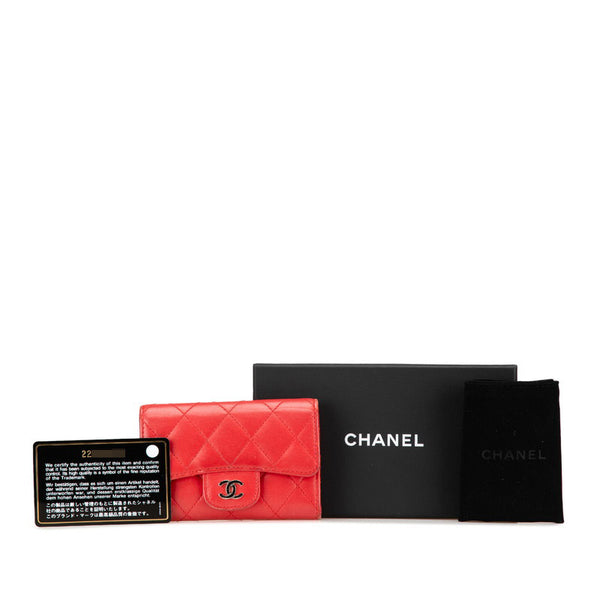 シャネル マトラッセ ココマーク クラシック カードケース 名刺入れ レッド ラムスキン レディース CHANEL 【中古】