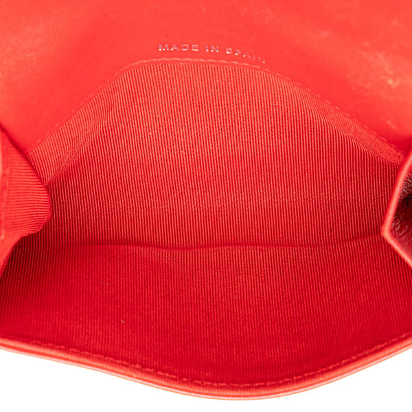 シャネル マトラッセ ココマーク クラシック カードケース 名刺入れ レッド ラムスキン レディース CHANEL 【中古】