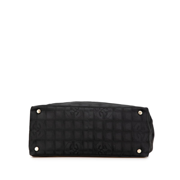 シャネル ニュートラベルライントートMM トートバッグ A15991 ブラック ナイロン レザー レディース CHANEL 【中古】