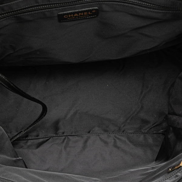 シャネル ニュートラベルライントートMM トートバッグ A15991 ブラック ナイロン レザー レディース CHANEL 【中古】