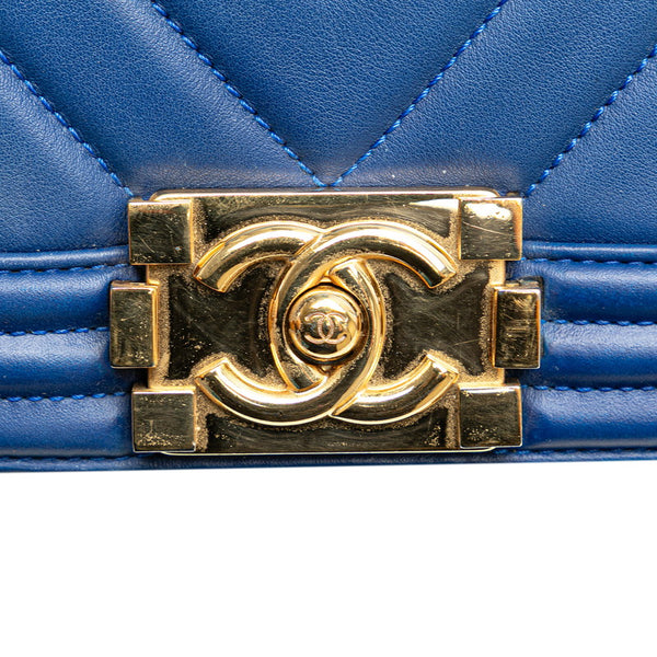 シャネル ボーイシャネル20 Vステッチ 斜め掛け チェーン ショルダーバッグ ブルー ラムスキン レディース CHANEL 【中古】