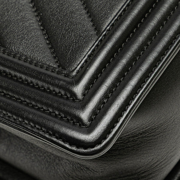 シャネル ボーイシャネル25 Vステッチ チェーン ショルダーバッグ  ブラック シルバー カーフスキン レディース CHANEL 【中古】