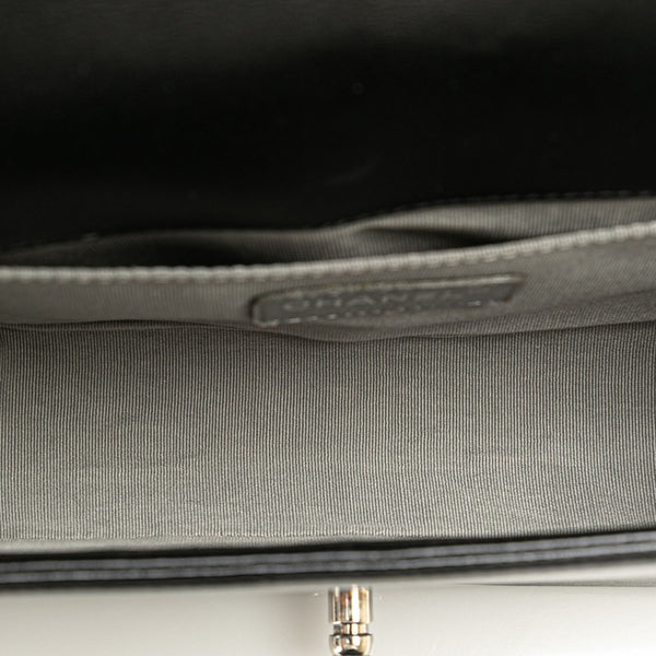 シャネル ボーイシャネル25 Vステッチ チェーン ショルダーバッグ  ブラック シルバー カーフスキン レディース CHANEL 【中古】