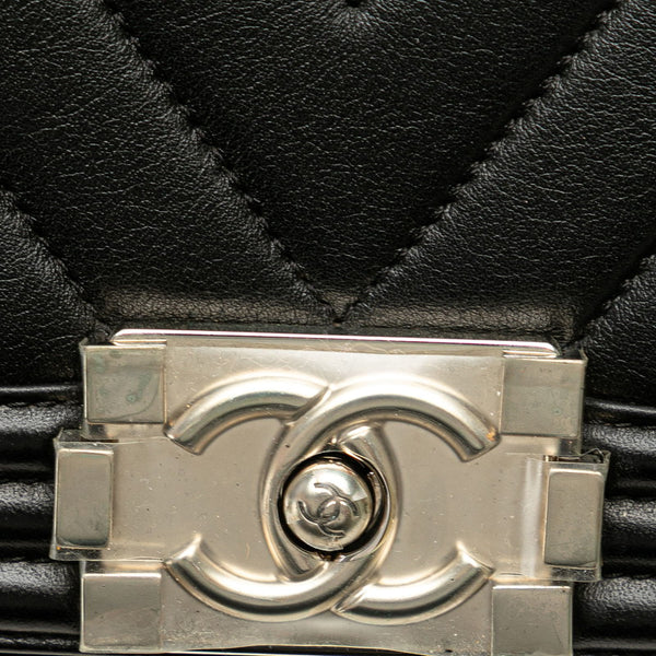 シャネル ボーイシャネル25 Vステッチ チェーン ショルダーバッグ  ブラック シルバー カーフスキン レディース CHANEL 【中古】