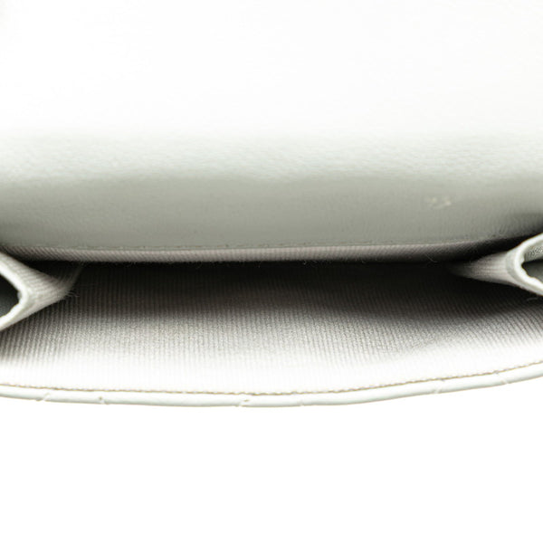 シャネル マトラッセ クラシック スモール フラップ ウォレット 三つ折り財布 AP0231 グレー ラムスキン レディース CHANEL 【中古】