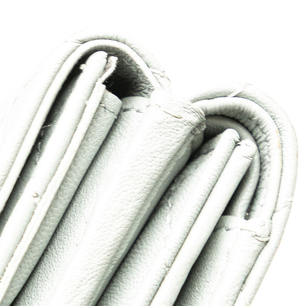 シャネル マトラッセ クラシック スモール フラップ ウォレット 三つ折り財布 AP0231 グレー ラムスキン レディース CHANEL 【中古】