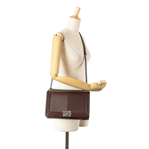 シャネル ボーイシャネル Vステッチ ココマーク チェーン ショルダーバッグ ワインレッド ボルドー ラムスキン レディース CHANEL 【中古】