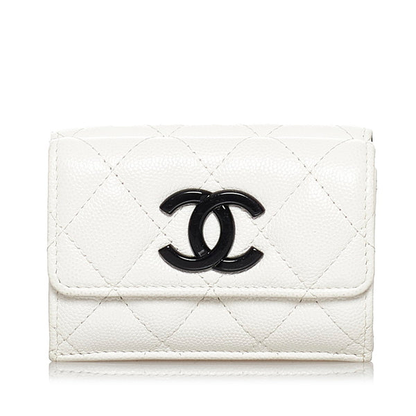 シャネル マトラッセ ココマーク  三つ折り財布 ホワイト キャビアスキン レディース CHANEL 【中古】