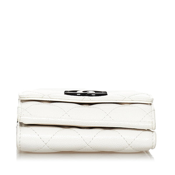シャネル マトラッセ ココマーク  三つ折り財布 ホワイト キャビアスキン レディース CHANEL 【中古】