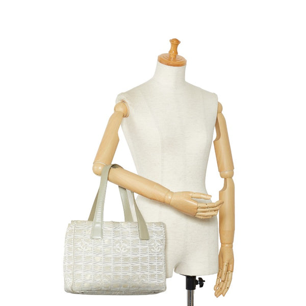 シャネル ニュートラベルラインPM ハンドバッグ ホワイト キャンバス レザー レディース CHANEL 【中古】