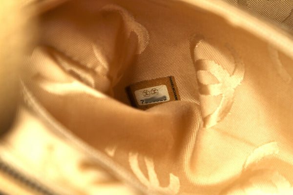 シャネル ベージュ キャビアスキン トートバッグ レディース CHANEL 中古