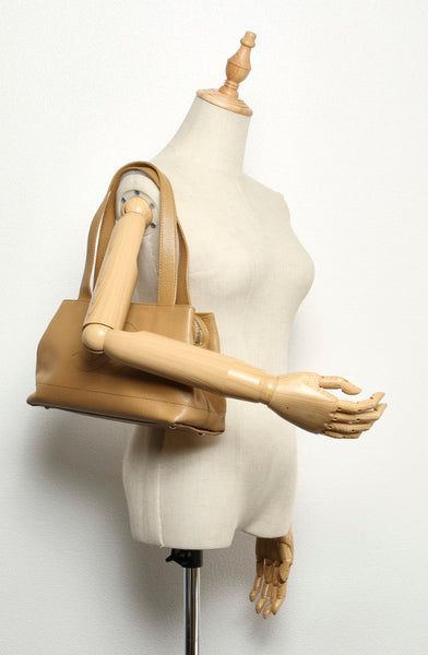 シャネル ベージュ キャビアスキン トートバッグ レディース CHANEL 中古