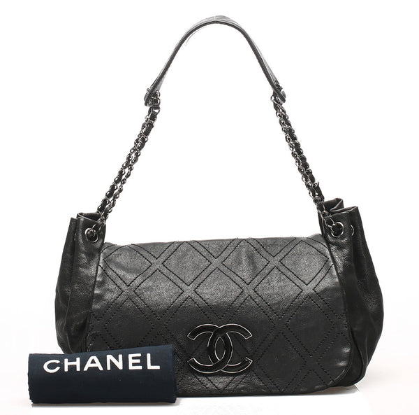 シャネル ブラック  レザー ショルダーバッグ レディース CHANEL 中古