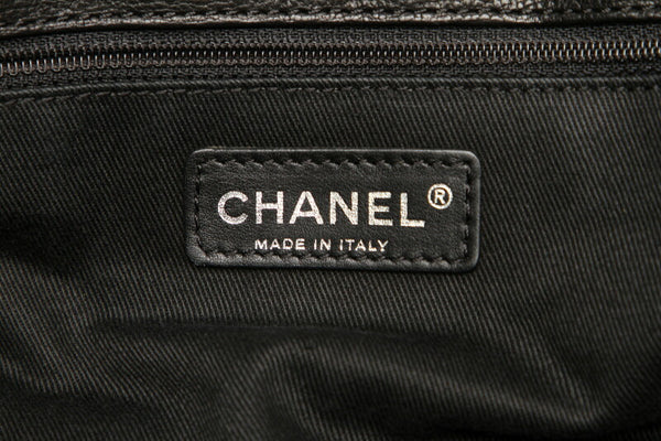 シャネル ブラック  レザー ショルダーバッグ レディース CHANEL 中古