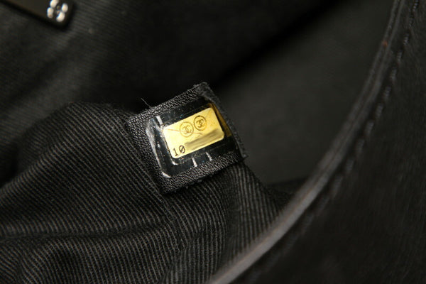 シャネル ブラック  レザー ショルダーバッグ レディース CHANEL 中古