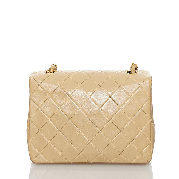 シャネル マトラッセ  ヴィンテージ ココマーク  ベージュ  ラムスキン チェーン ショルダーバッグ レディース CHANEL 【中古】