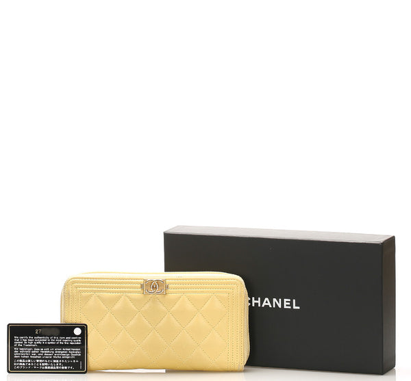 シャネル マトラッセ ココマーク イエロー ラムスキン 長財布 レディース CHANEL 中古
