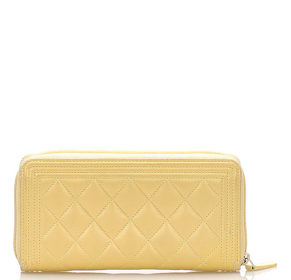 シャネル マトラッセ ココマーク イエロー ラムスキン 長財布 レディース CHANEL 中古