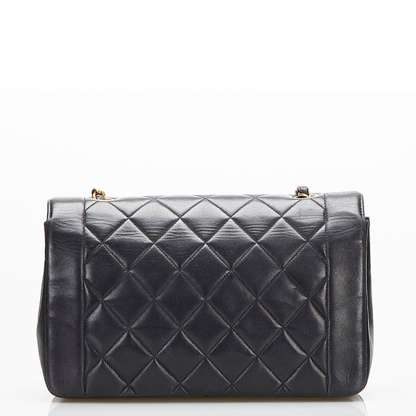 シャネル マトラッセ  ダイアナ ゴールド金具 チェーン ショルダーバッグ ブラック ラムスキン レディース CHANEL 【中古】