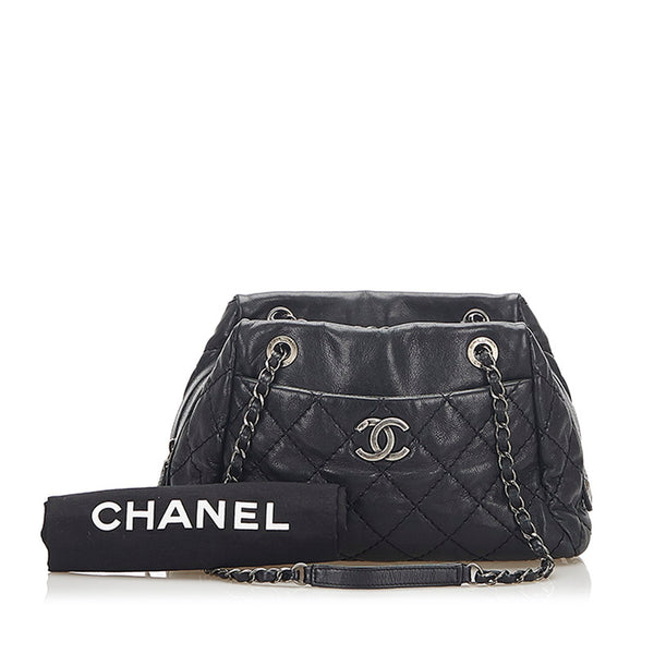 シャネル マトラッセ  17番台 ブラック レザー チェーン ショルダーバッグ レディース CHANEL 中古