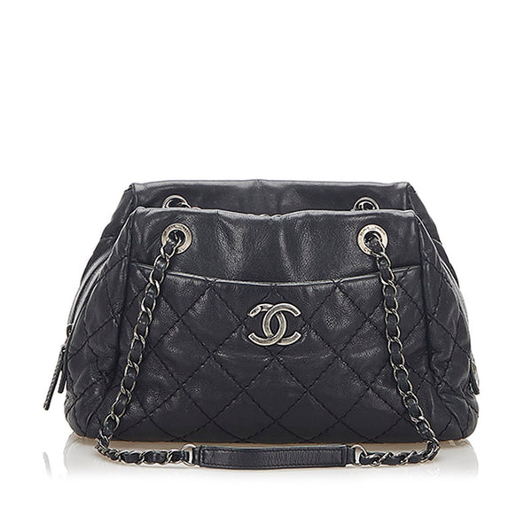 シャネル マトラッセ  17番台 ブラック レザー チェーン ショルダーバッグ レディース CHANEL 中古