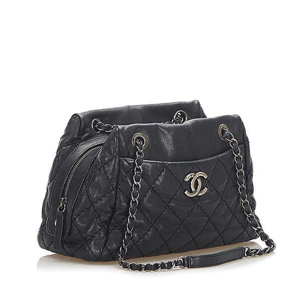 シャネル マトラッセ  17番台 ブラック レザー チェーン ショルダーバッグ レディース CHANEL 中古