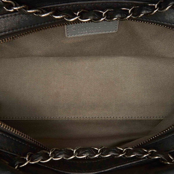 シャネル マトラッセ  17番台 ブラック レザー チェーン ショルダーバッグ レディース CHANEL 中古