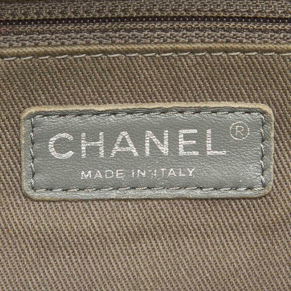 シャネル マトラッセ  17番台 ブラック レザー チェーン ショルダーバッグ レディース CHANEL 中古