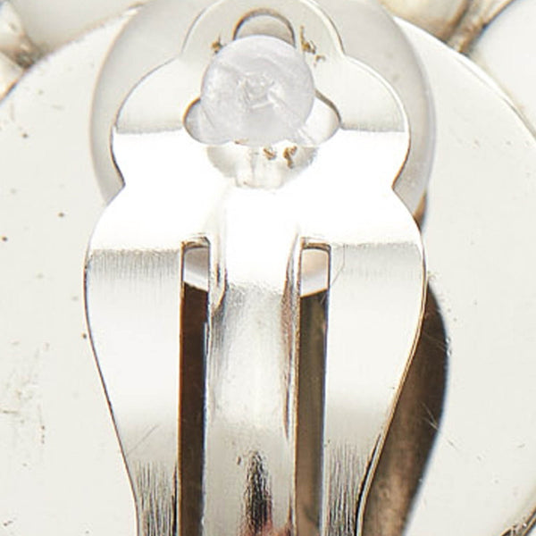 シャネル ホワイト メタル シェル カメリア イヤリング レディース CHANEL 【中古】