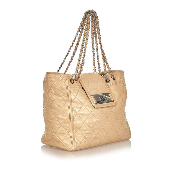 シャネル マトラッセ  ベージュ レザー チェーンショルダーバッグ レディース CHANEL 【中古】