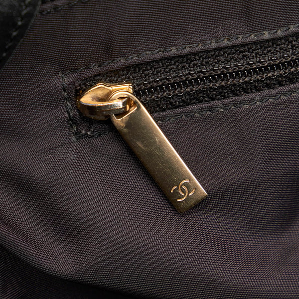 シャネル ニュートラベルライン ブラック ナイロン レザー トートバッグ レディース CHANEL 【中古】