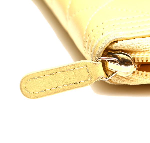 シャネル マトラッセ ココマーク イエロー ラムスキン 長財布 レディース CHANEL 中古