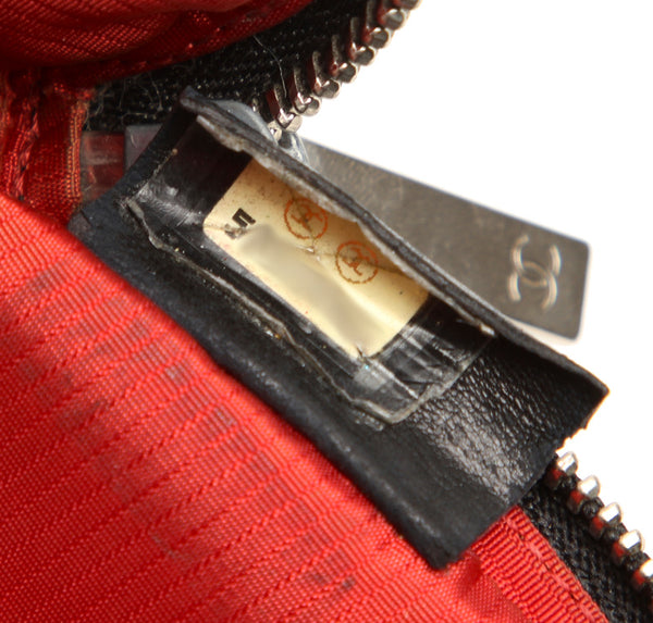 シャネル ブラック ナイロン ポーチ レディース CHANEL 中古