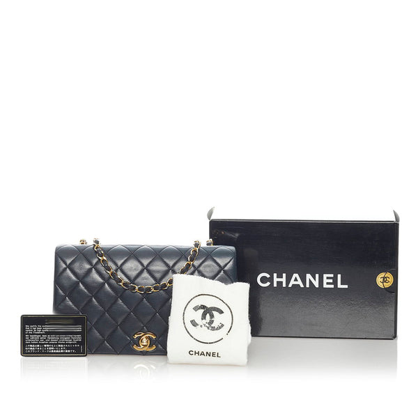 シャネル マトラッセ 24 シングルフラップ チェーン ショルダーバッグ  ブラック ラムスキン レディース CHANEL 【中古】