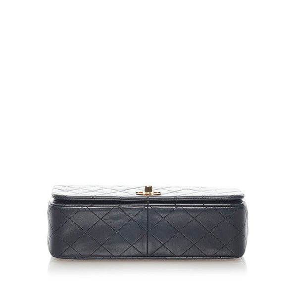 シャネル マトラッセ 24 シングルフラップ チェーン ショルダーバッグ  ブラック ラムスキン レディース CHANEL 【中古】