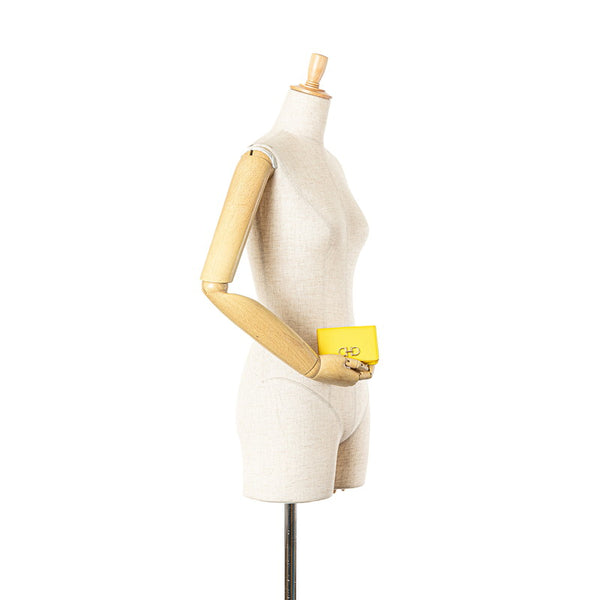 サルヴァトーレフェラガモ ガンチーニ  カードケース IY-220371 イエロー レザー レディース Salvatore Ferragamo 【中古】